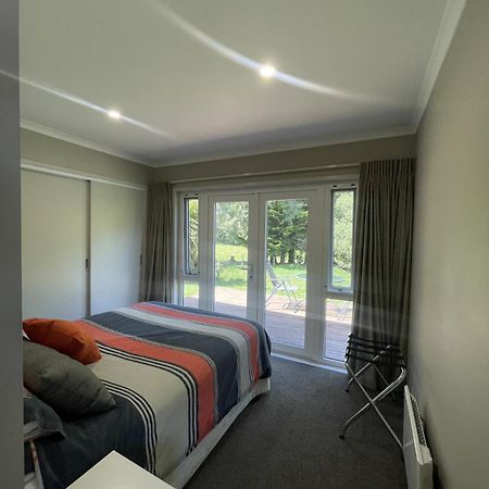 Guest Wing In Richmond Downs Apartment Walton ภายนอก รูปภาพ
