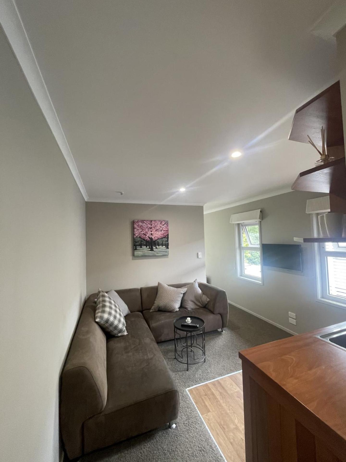 Guest Wing In Richmond Downs Apartment Walton ภายนอก รูปภาพ