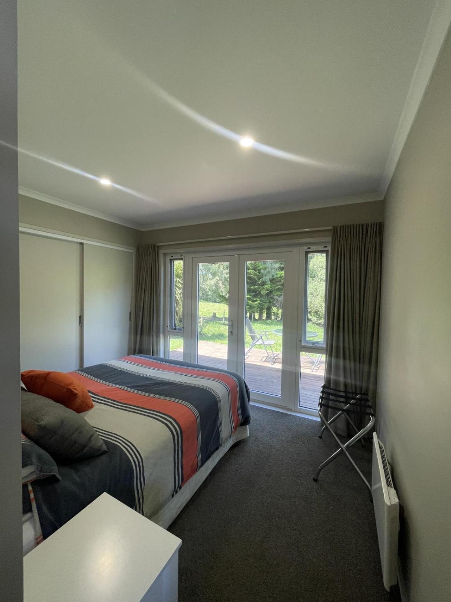 Guest Wing In Richmond Downs Apartment Walton ภายนอก รูปภาพ